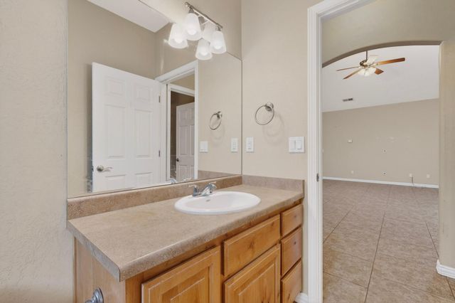 417 6TH Street NE, Rio Rancho, NM 87124