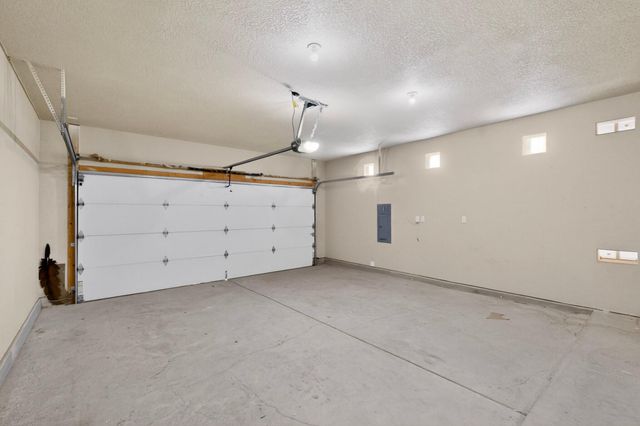 417 6TH Street NE, Rio Rancho, NM 87124