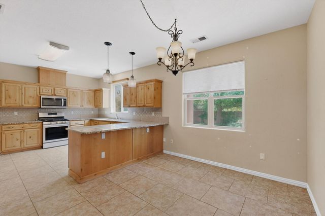 417 6TH Street NE, Rio Rancho, NM 87124