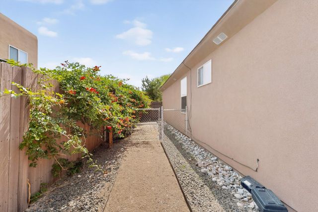 417 6TH Street NE, Rio Rancho, NM 87124