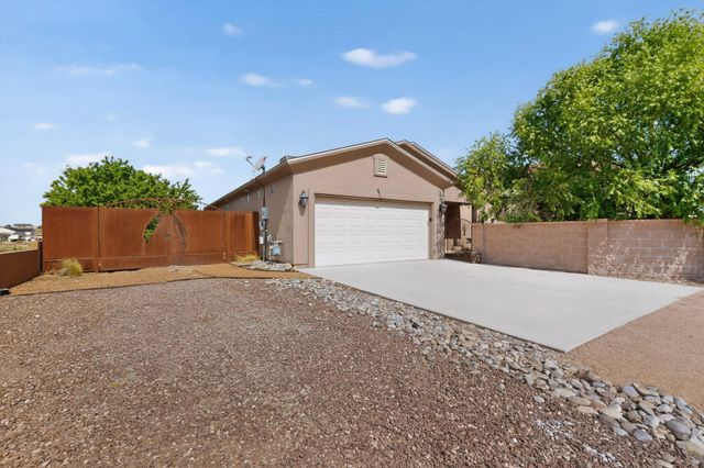 417 6TH Street NE, Rio Rancho, NM 87124