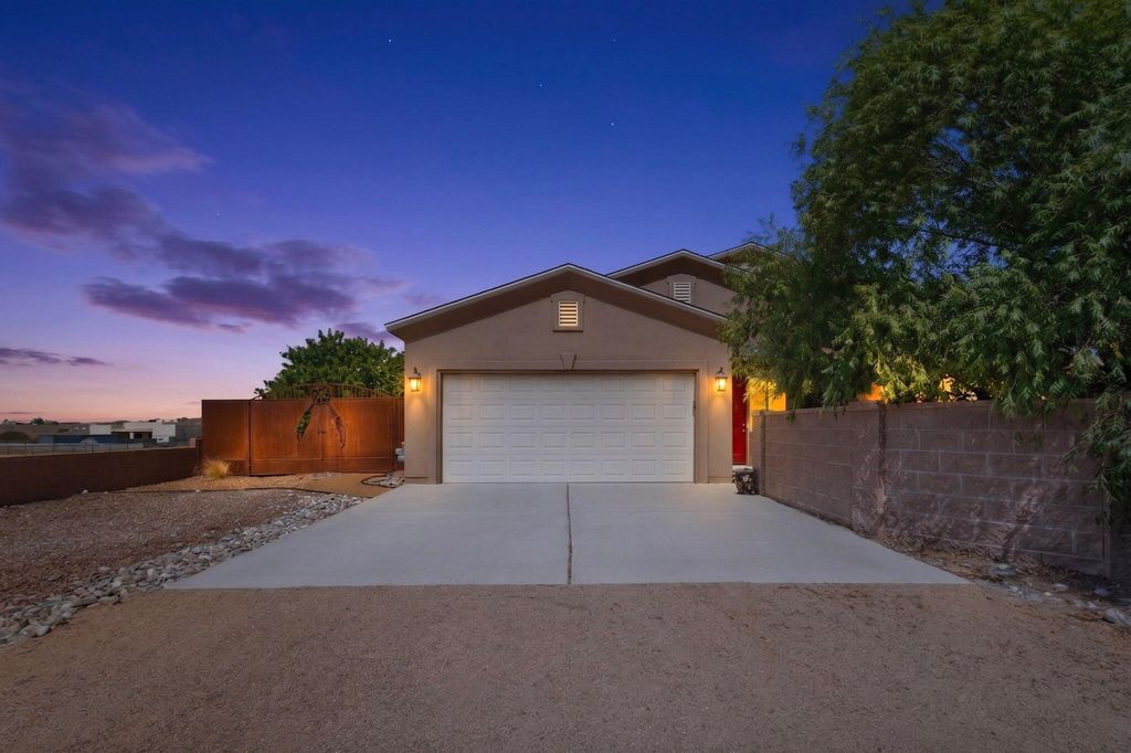417 6TH Street NE, Rio Rancho, NM 87124