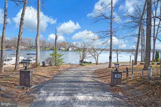 104 SPRING GROVE LN, Locust Grove, VA 22508