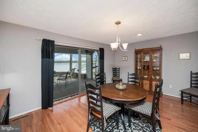 104 SPRING GROVE LN, Locust Grove, VA 22508