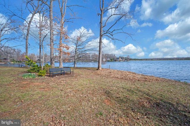 104 SPRING GROVE LN, Locust Grove, VA 22508