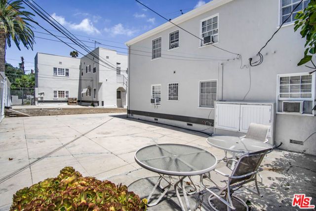 121 N Flores Street, Los Angeles, CA 90048