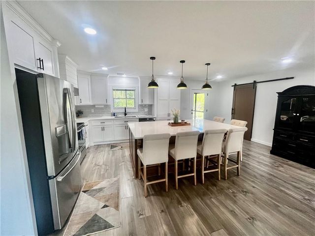 377 Midway Circle, Brunswick, GA 31523
