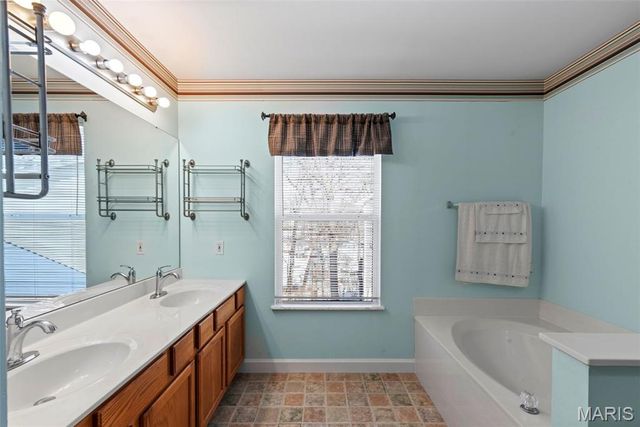 1082 Autumn Oaks Drive, Imperial, MO 63052