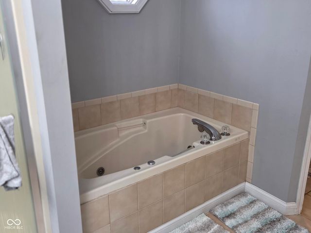 7405 Rooses Drive, Indianapolis, IN 46217