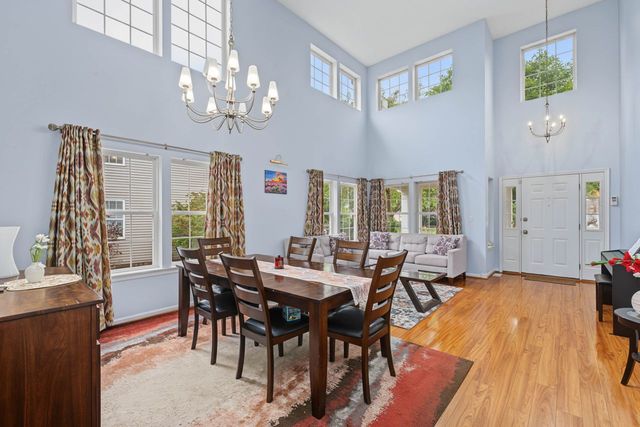 2131 Skylane Drive, Naperville, IL 60564