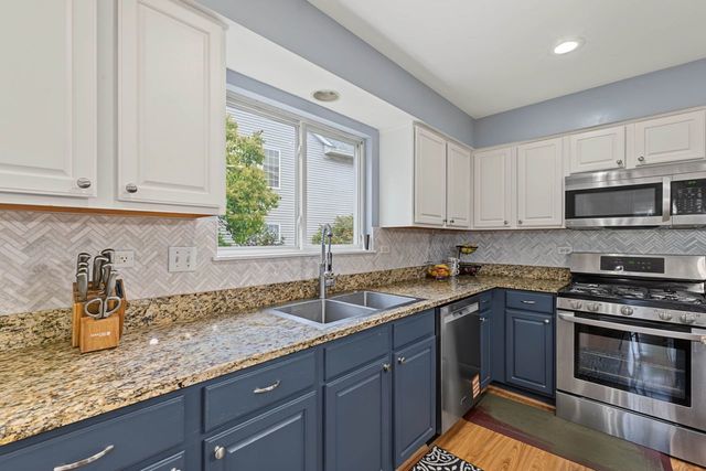 2131 Skylane Drive, Naperville, IL 60564