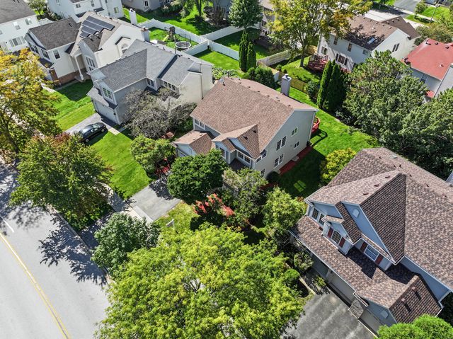 2131 Skylane Drive, Naperville, IL 60564