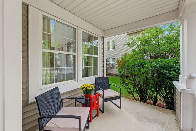 2131 Skylane Drive, Naperville, IL 60564