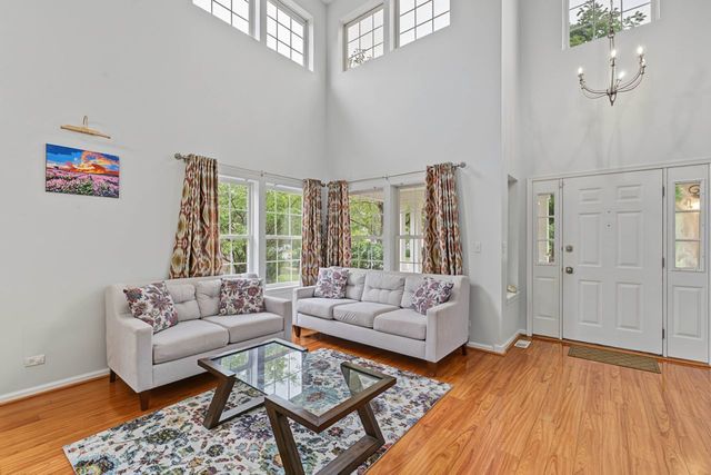 2131 Skylane Drive, Naperville, IL 60564