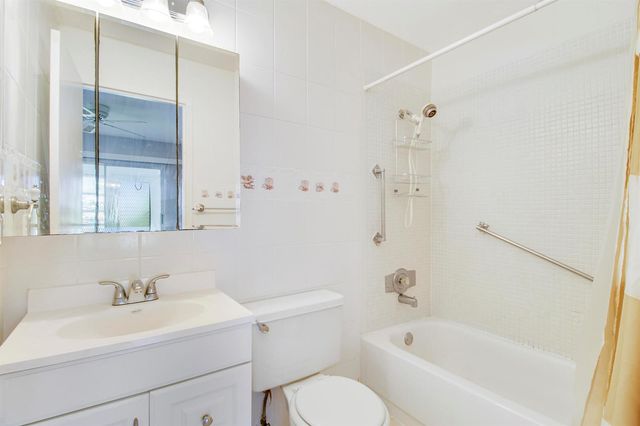 175 Valencia H, Delray Beach, FL 33446