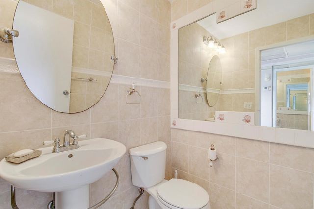 175 Valencia H, Delray Beach, FL 33446