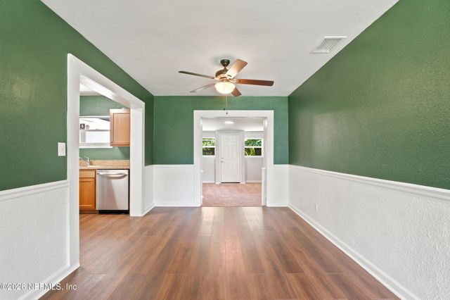 5431 RIVER FOREST Drive, Jacksonville, FL 32211