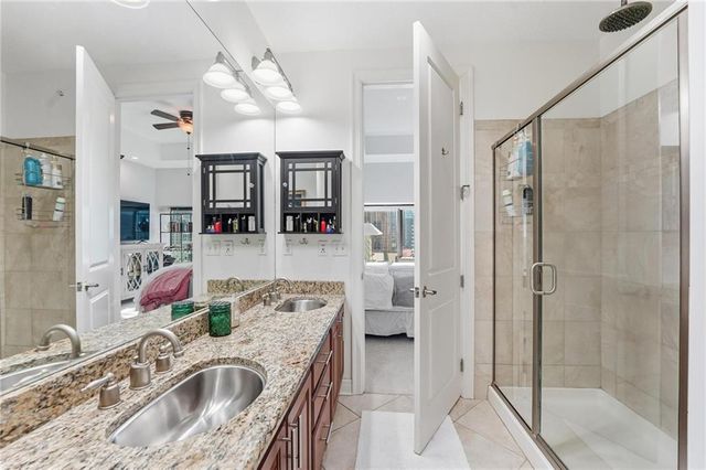 1101 Walnut Street 907, Kansas City, MO 64106