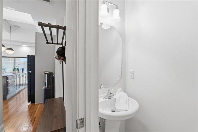 1101 Walnut Street 907, Kansas City, MO 64106