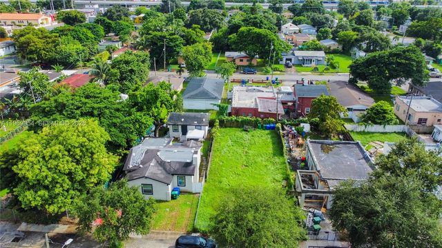 1762 NW 44th St, Miami, FL 33142