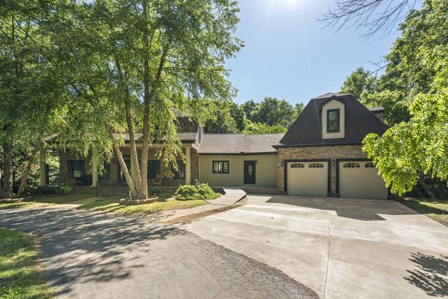 8238 Hawkins Rd, College Grove, TN 37046