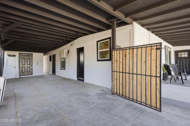 513 W 1ST Street, Mesa, AZ 85201