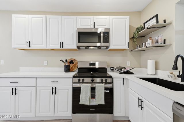 513 W 1ST Street, Mesa, AZ 85201