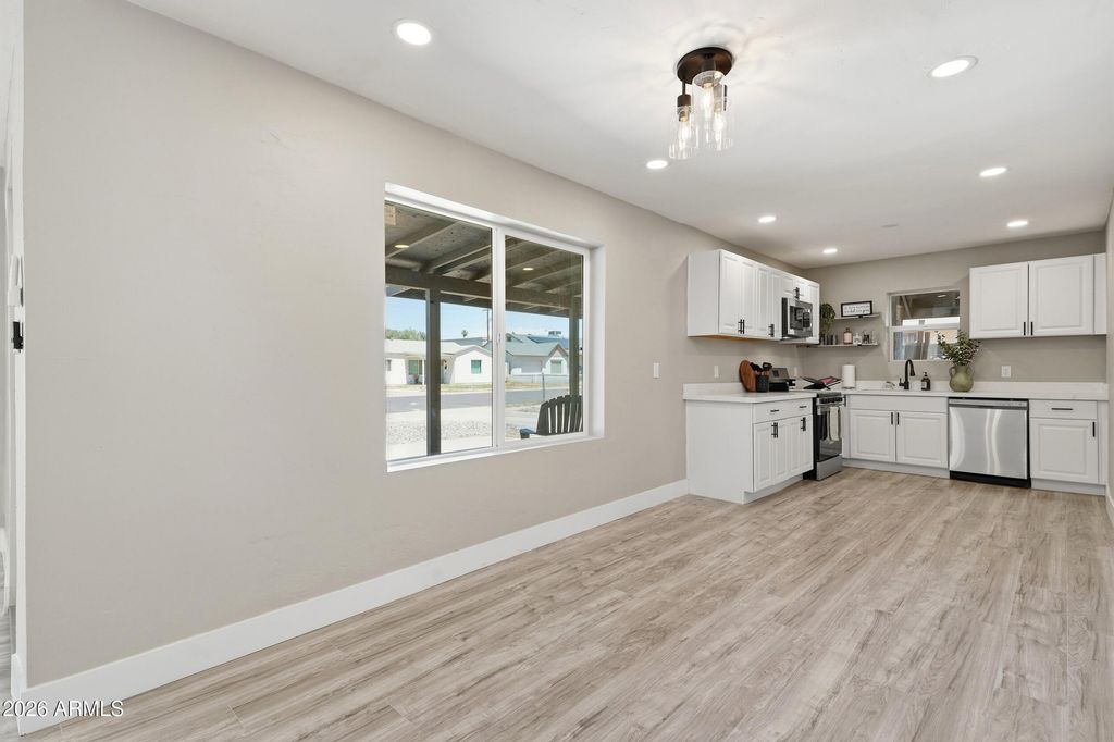 513 W 1ST Street, Mesa, AZ 85201 — photo 4