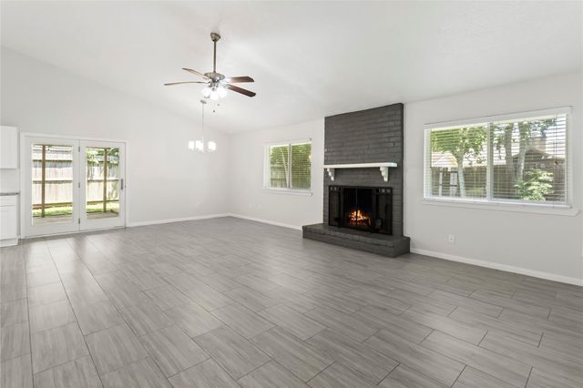 16915 Stardale Lane, Friendswood, TX 77546