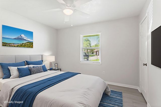 16915 Stardale Lane, Friendswood, TX 77546