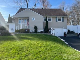 2 Wall Street, Metuchen, NJ 08840