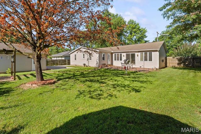 124 Cascade Drive, Belleville, IL 62223
