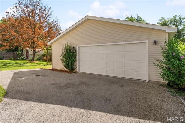 124 Cascade Drive, Belleville, IL 62223