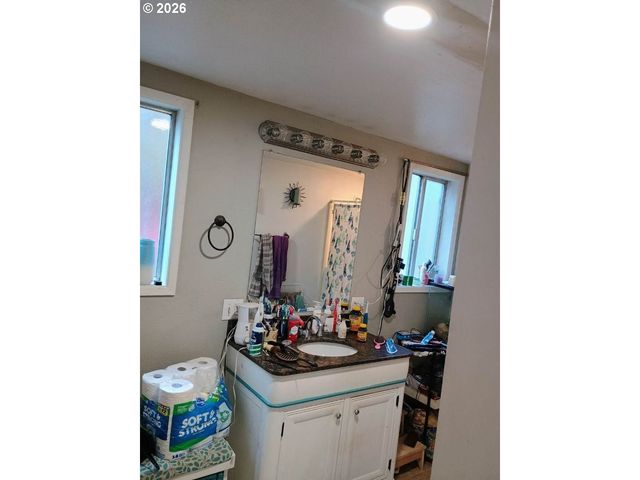 481 S PINE St, Canby, OR 97013