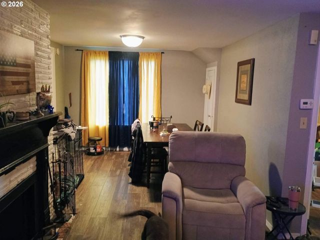 481 S PINE St, Canby, OR 97013