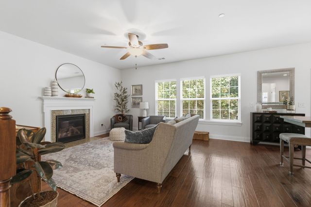 1017 Linden Isle Dr, Franklin, TN 37064