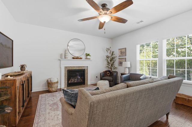 1017 Linden Isle Dr, Franklin, TN 37064