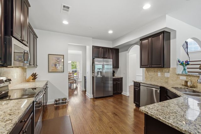 1017 Linden Isle Dr, Franklin, TN 37064