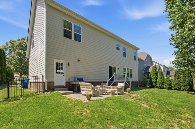 1017 Linden Isle Dr, Franklin, TN 37064