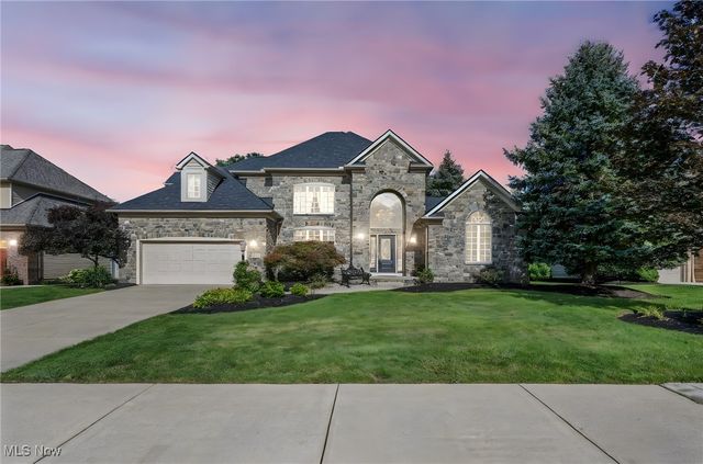 4310 Royal St George Drive, Avon, OH 44011