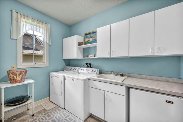 4310 Royal St George Drive, Avon, OH 44011