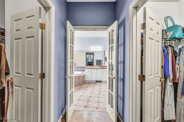 4310 Royal St George Drive, Avon, OH 44011