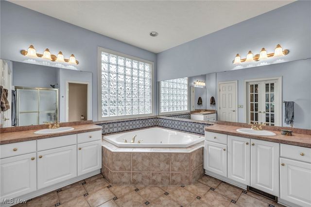 4310 Royal St George Drive, Avon, OH 44011