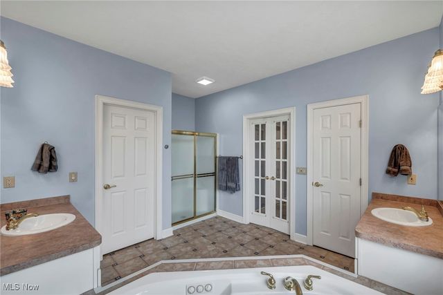 4310 Royal St George Drive, Avon, OH 44011