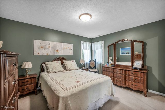 4310 Royal St George Drive, Avon, OH 44011