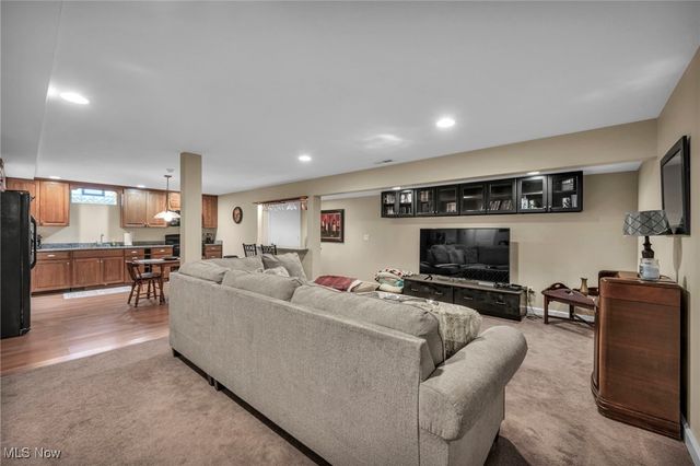 4310 Royal St George Drive, Avon, OH 44011