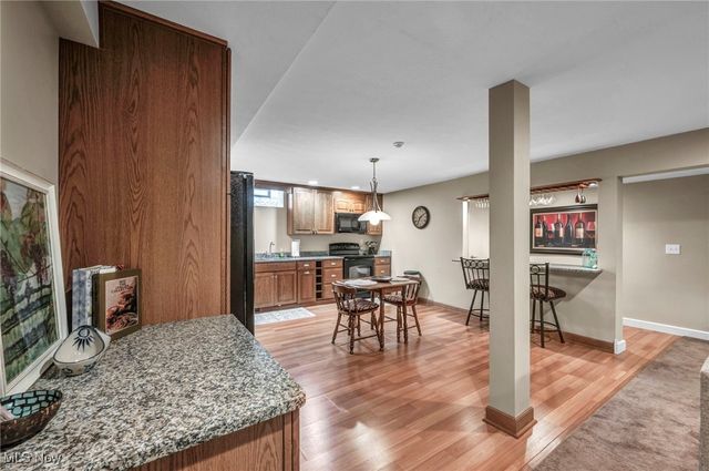 4310 Royal St George Drive, Avon, OH 44011