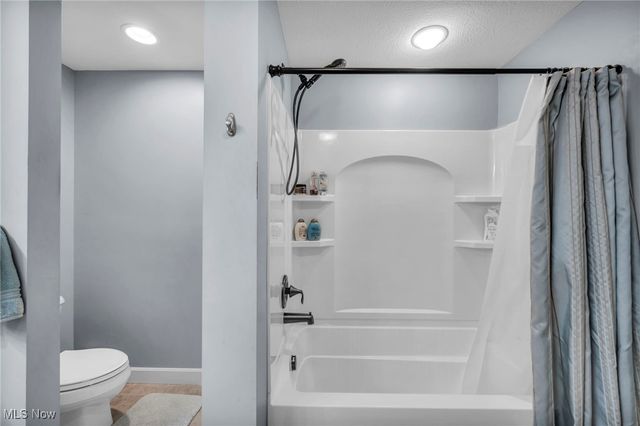 4310 Royal St George Drive, Avon, OH 44011