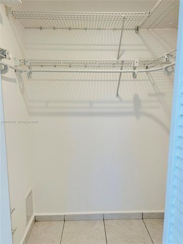 8000 Fairview Dr 310, Tamarac, FL 33321