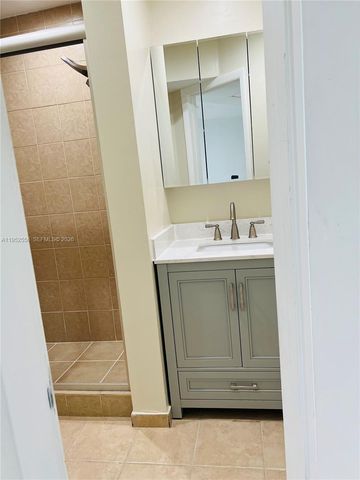 8000 Fairview Dr 310, Tamarac, FL 33321